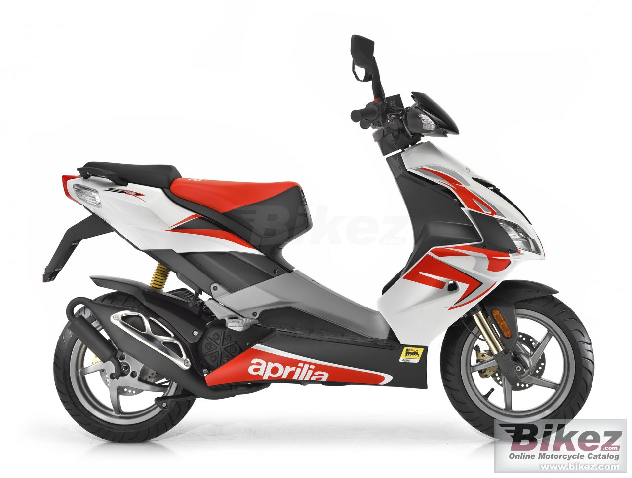 Big Aprilia sr 50 r picture and wallpaper from Bikez.com